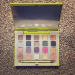 Urban Decay Vice LTD Edition Eyeshadow Palette